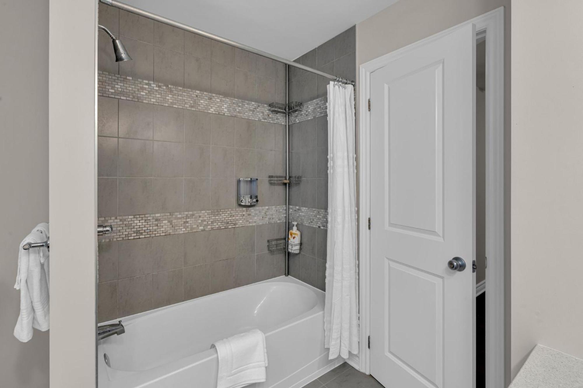 Villa Luxurious And Beautiful, Ottawa